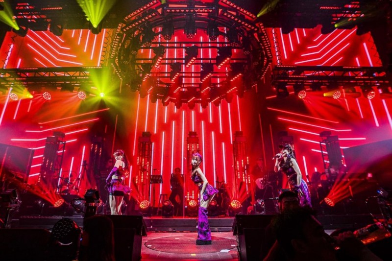 拾叁唐荣登2025中华餐饮创新榜TOP100，“晚餐音乐现场”模式引领行业变革|餐饮界