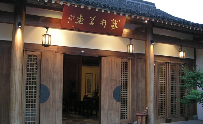 开一家真正的土菜馆，可能比西餐厅还难