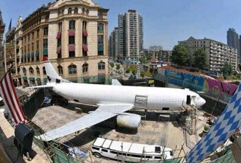 武汉商人购退役飞机建餐厅 按空乘标准招服务员|餐饮界
