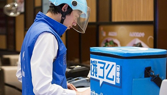 外卖员不满投诉称“给外卖加屎” 涉事平台展开调查