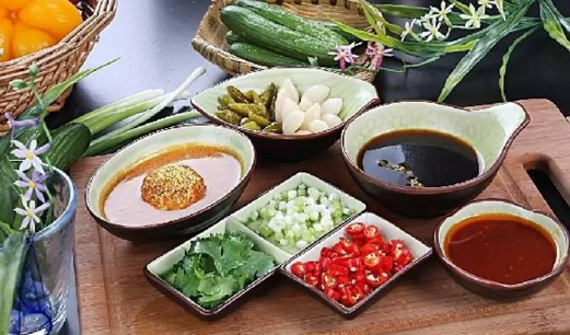 成都火锅去年关店率达28%，变种串串走红|餐饮界