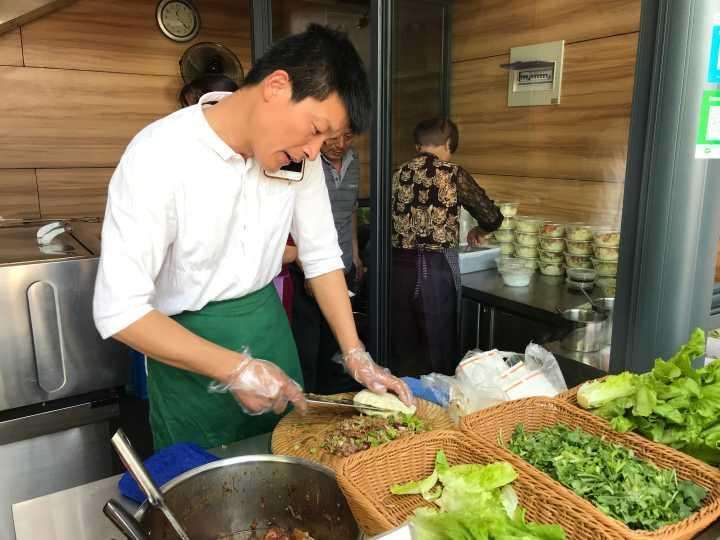 李岩：18年守住一个肉夹馍，他的小店成了地标