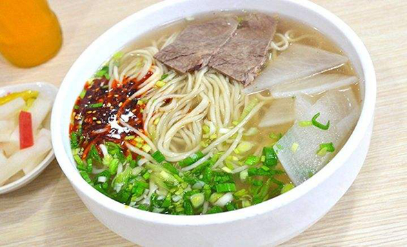 兰州机场回应“天价牛肉面”：78元是套餐价不是单碗面|餐饮界