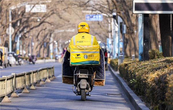 星巴克上线美团外卖提供定制化外送服务，将为餐饮商户带来什么启发？