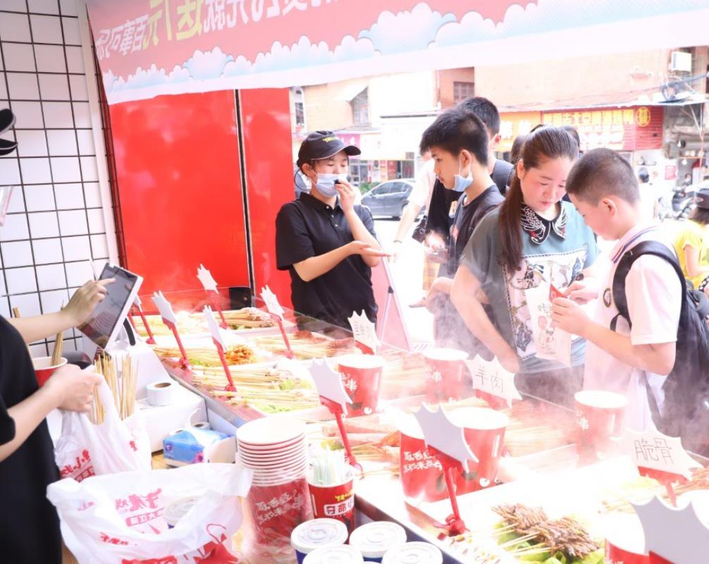 用微信可直接点外卖，腾讯推出企业推帮餐馆自动揽客