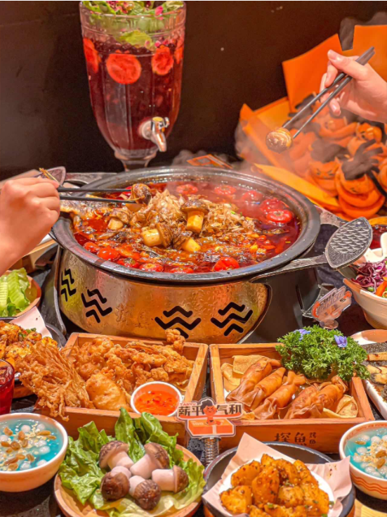 探鱼新品打造“正向卷”消费场景，打工人美食与情绪价值双满足媒体
